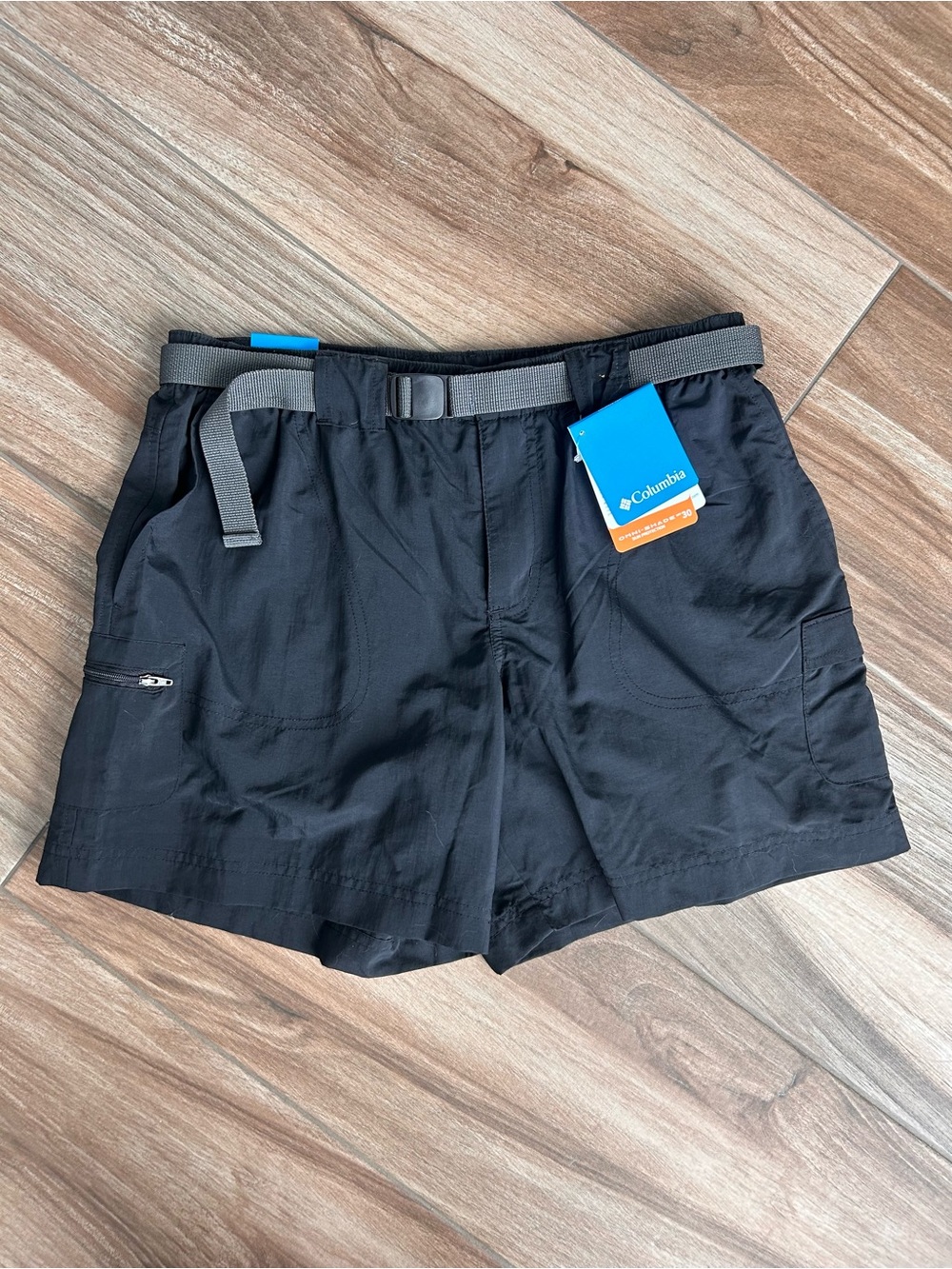 NWT Medium Columbia 6” Black Sandy River Cargo Short with Belt